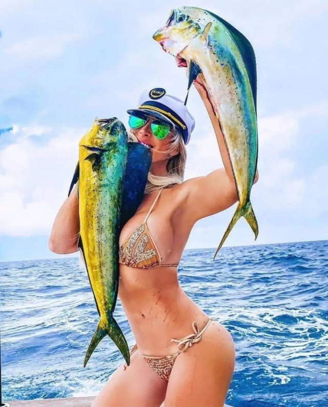 Fishing Girls (49 pics)