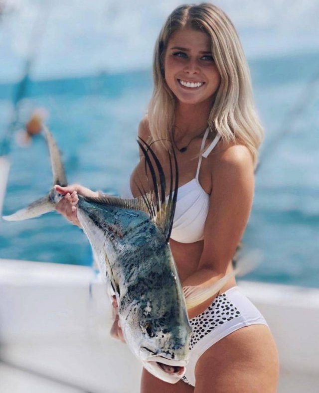 Fishing Girls (49 pics)