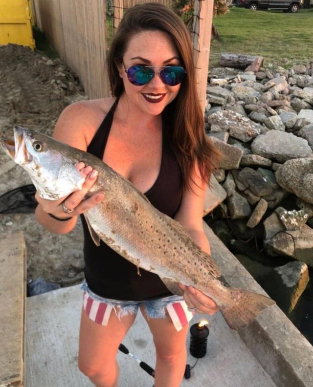Fishing Girls (49 pics)