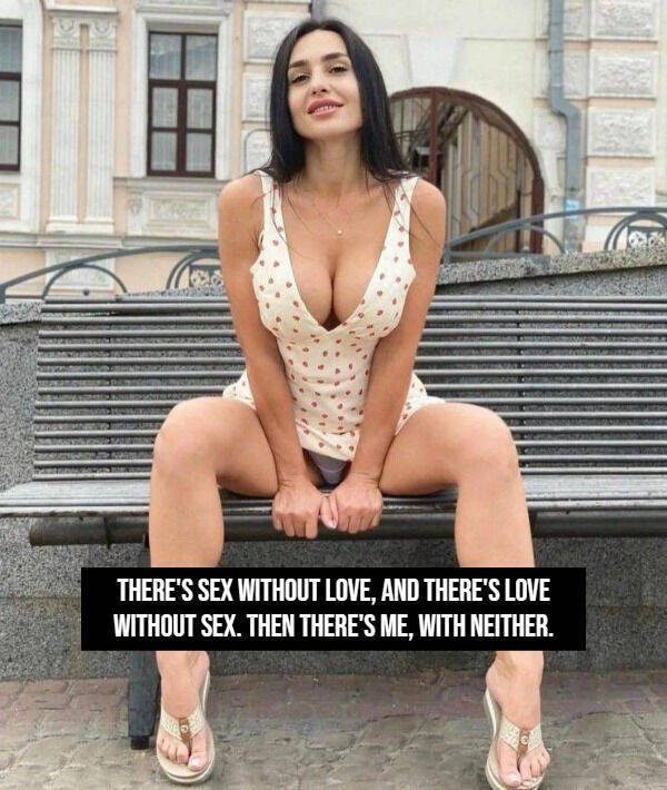 Girls Who Love Humor (17 pics)