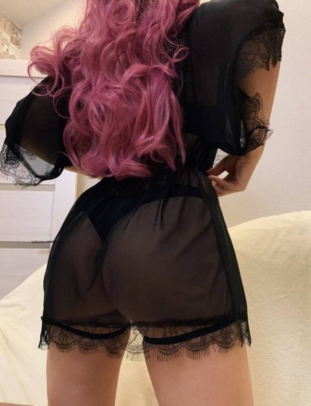 Girls With Dyed Hairs (46 pics)