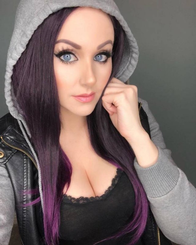 Girls With Dyed Hairs (46 pics)