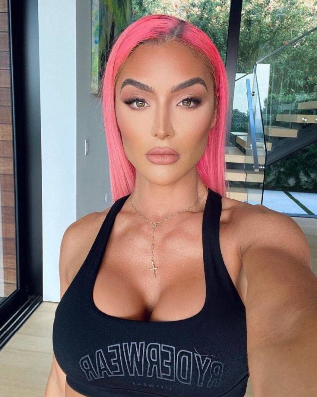 Girls With Dyed Hairs (46 pics)