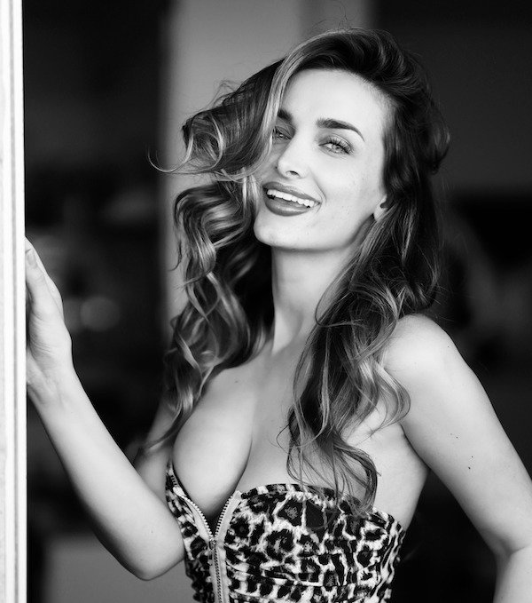 Girls In Corsets (33 pics)