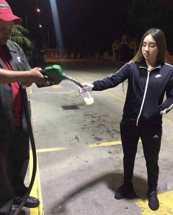 Strange Situations (48 pics)