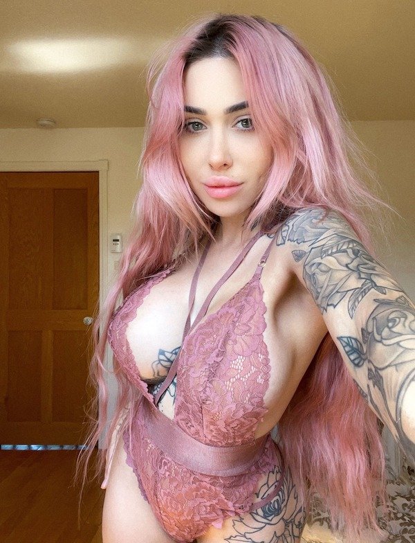 Girls With Dyed Hairs (35 pics)