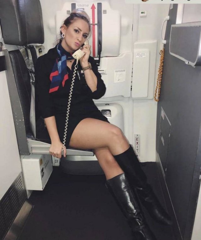 Hot Flight Attendants (38 pics)