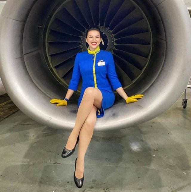 Hot Flight Attendants (38 pics)