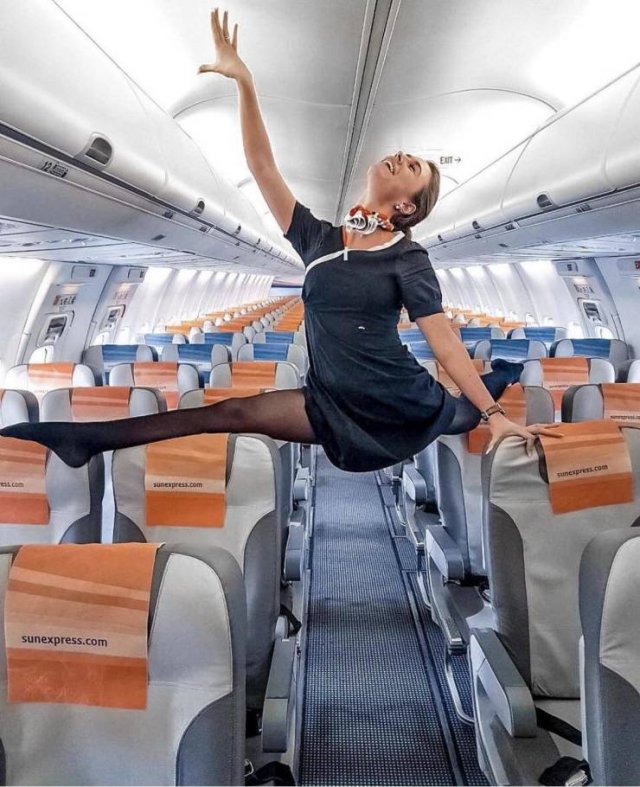 Hot Flight Attendants (38 pics)