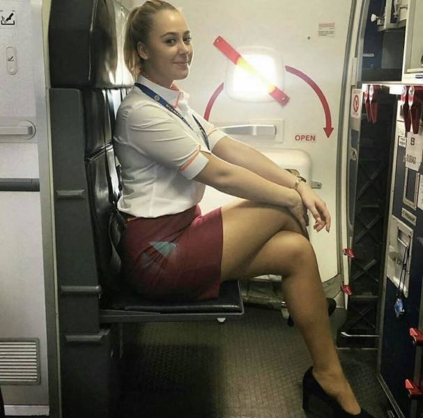 Hot Flight Attendants (38 pics)