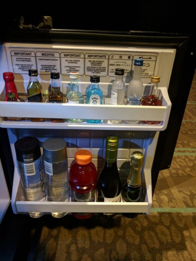 Annoying Situations In Hotels (22 pics)