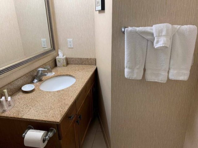 Annoying Situations In Hotels (22 pics)