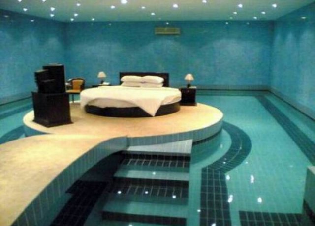 Odd Bedrooms (29 pics)