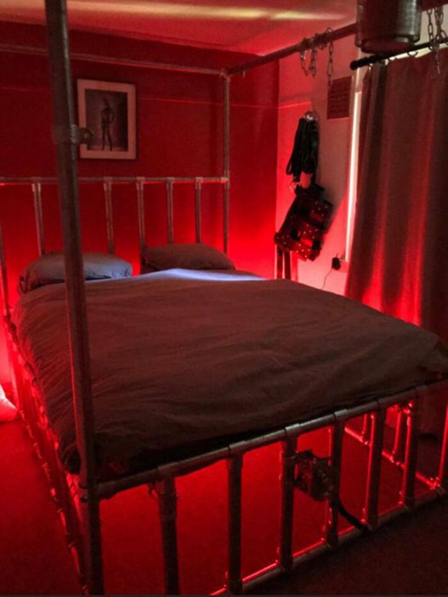 Odd Bedrooms (29 pics)