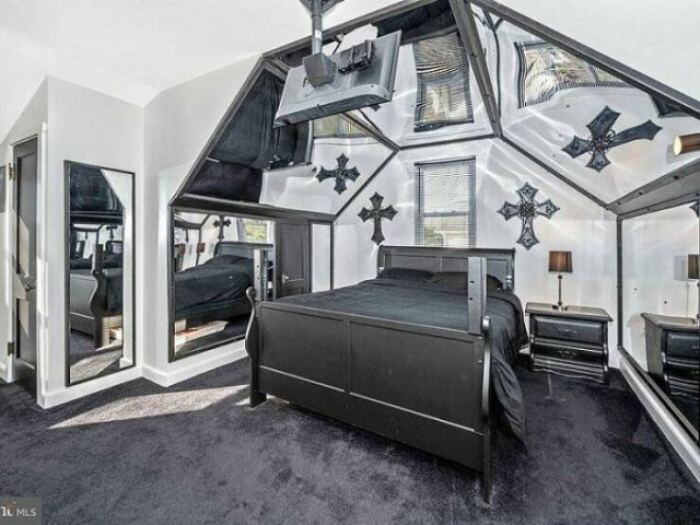 Odd Bedrooms (29 pics)