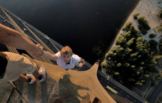 Are You Afraid Of Heights? (34 pics)