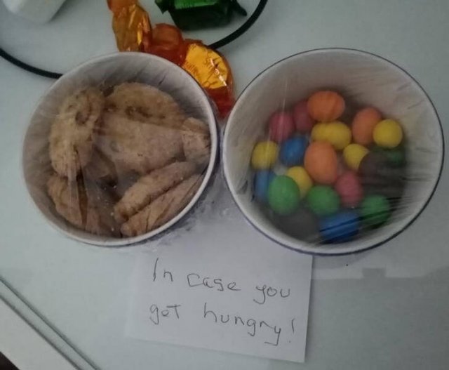 Kind Moments (18 pics)