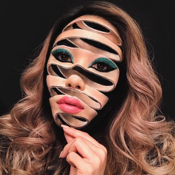 Illusions With Makeup (25 pics)
