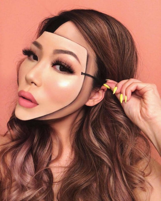 Illusions With Makeup (25 pics)