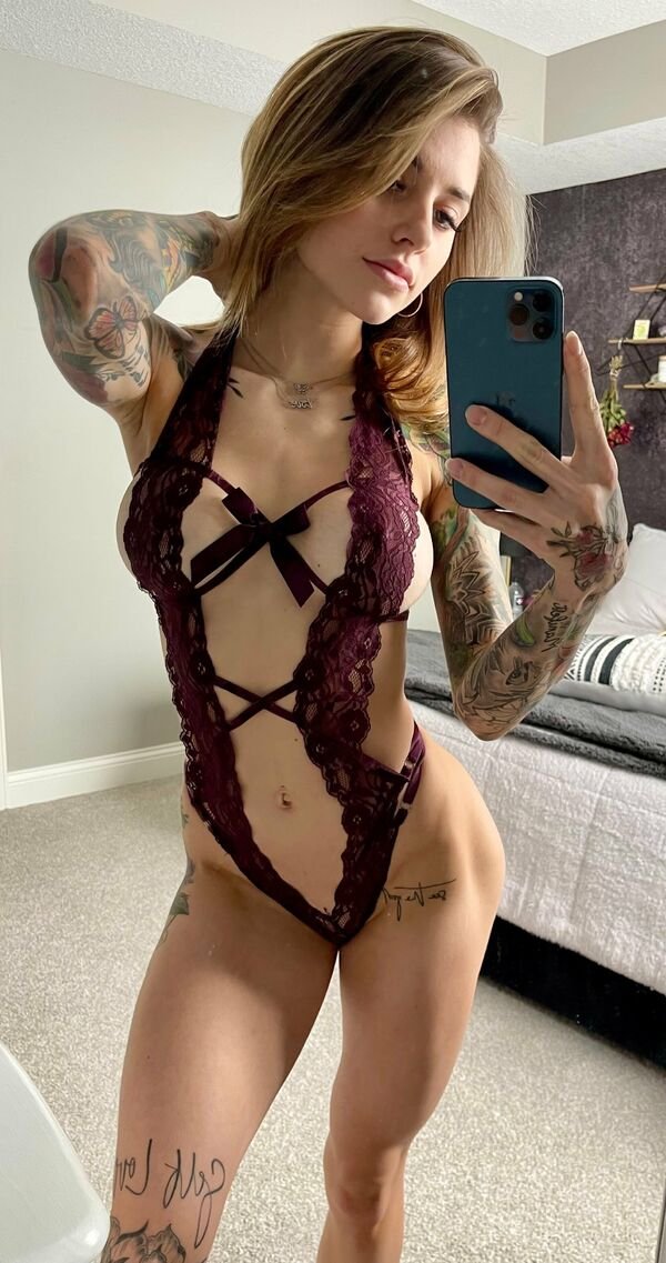 Girls In Lingerie (40 pics)