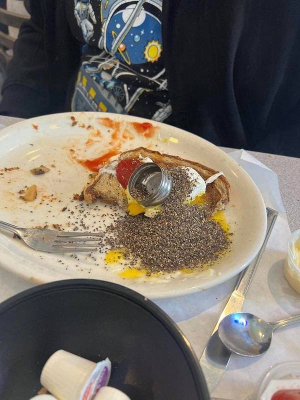 Bad Days Happen (37 pics)