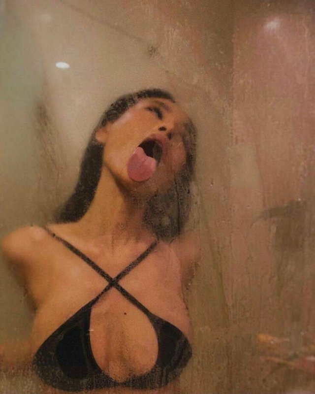 Hot Girls (68 pics)