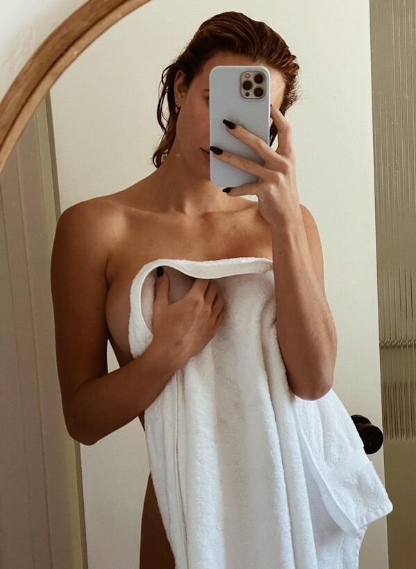 Girls In Towels (36 pics)