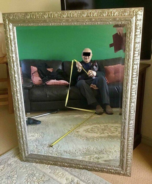 They're Trying to Sell Mirrors (38 pics)