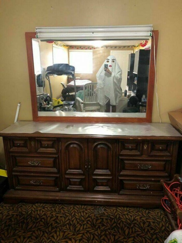 They're Trying to Sell Mirrors (38 pics)