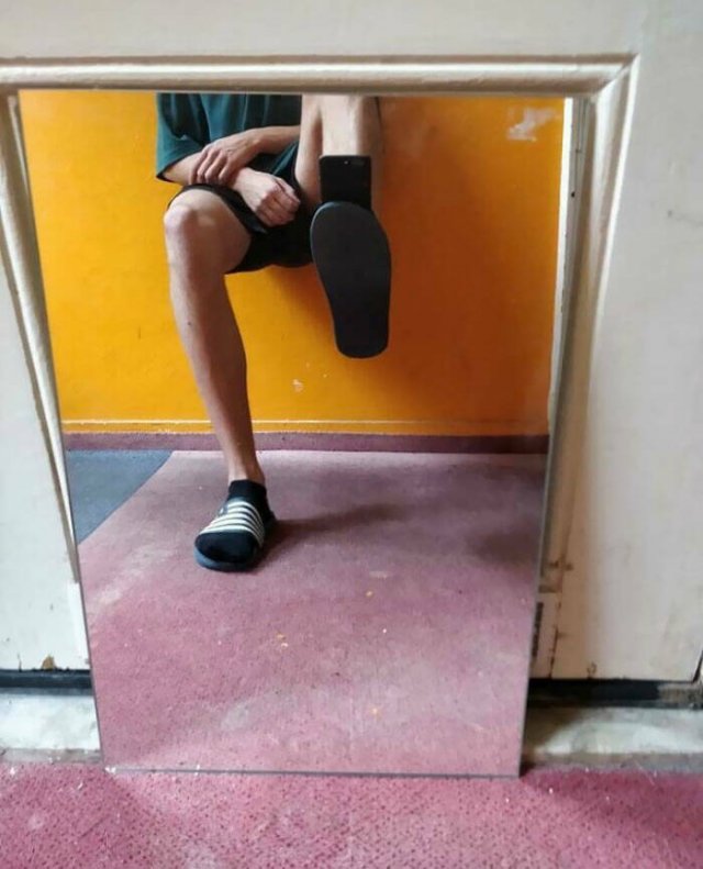 They're Trying to Sell Mirrors (38 pics)