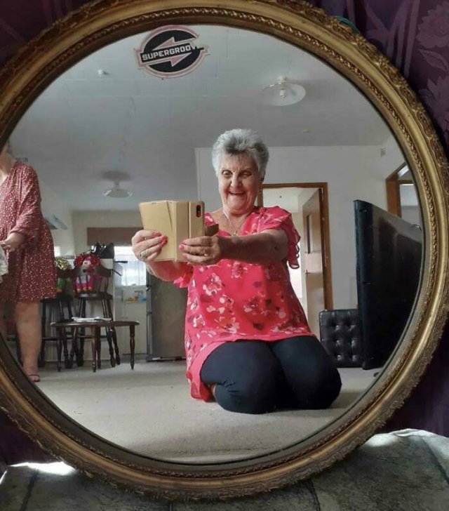 They're Trying to Sell Mirrors (38 pics)