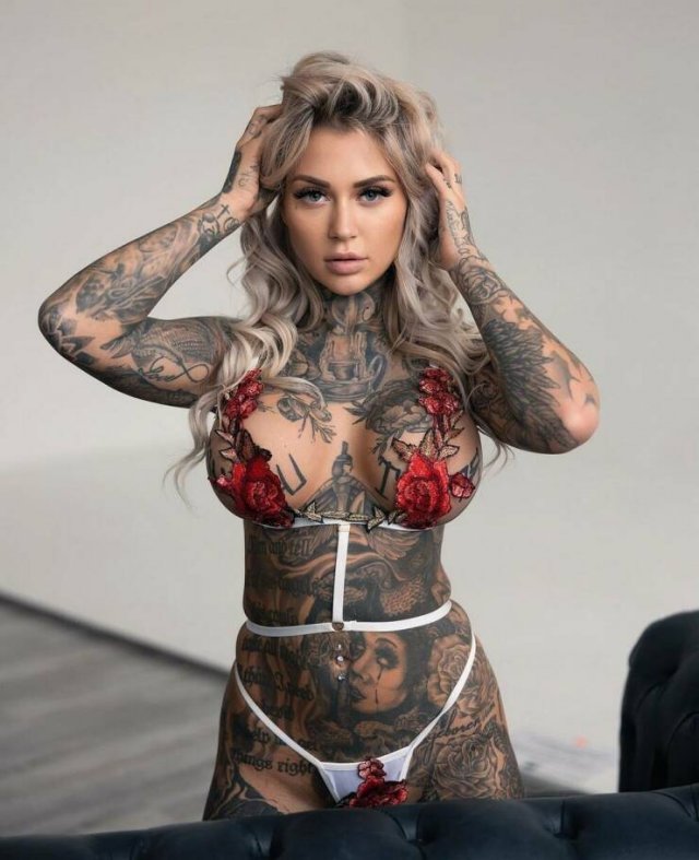 Tattooed Girls (50 pics)