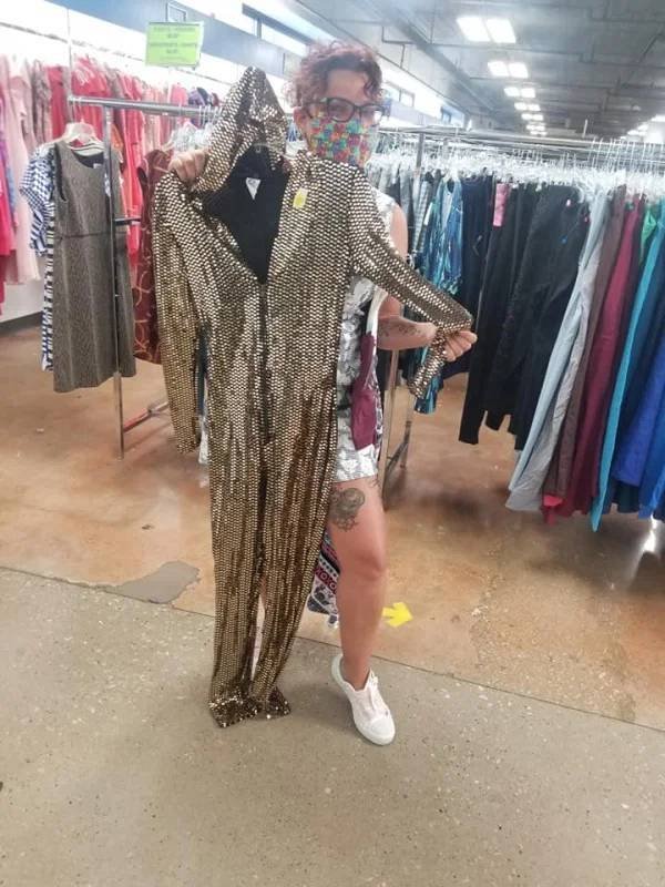 Weird Finds In Thrift Shop (49 pics)