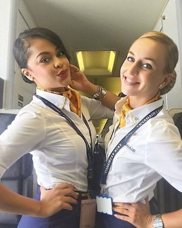 Hot Flight Attendants (34 pics)