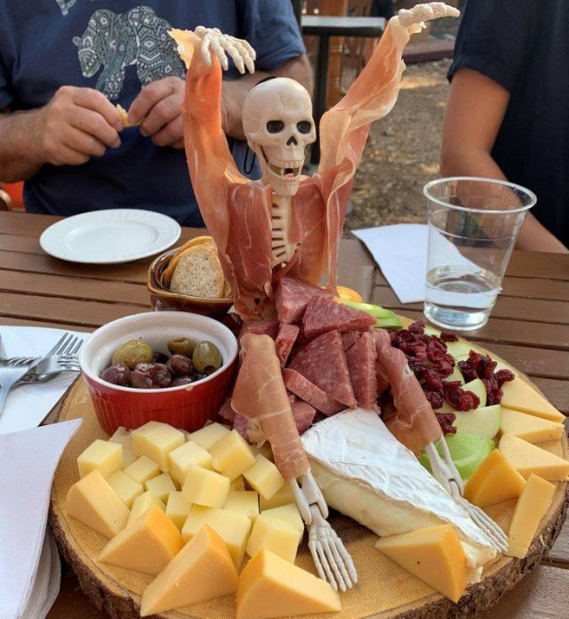 Odd Food Serving (20 pics) Odd Food Serving (20 pics)