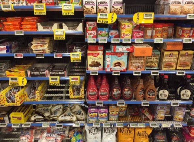 American Sections In Different Countries (22 pics)