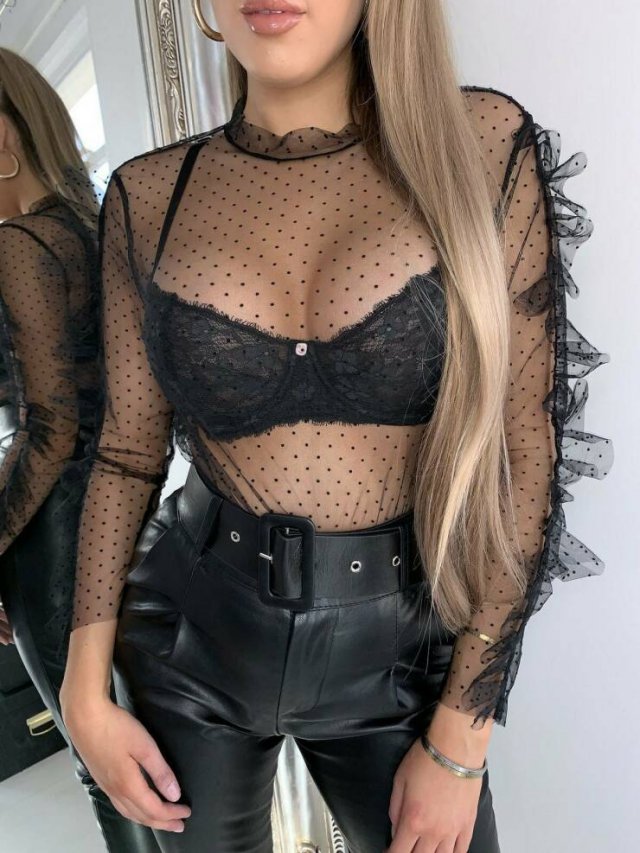 Girls In Fishnets (52 pics)