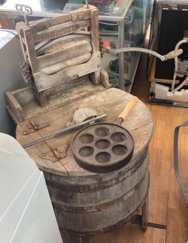 Unusual Old Things (16 pics)