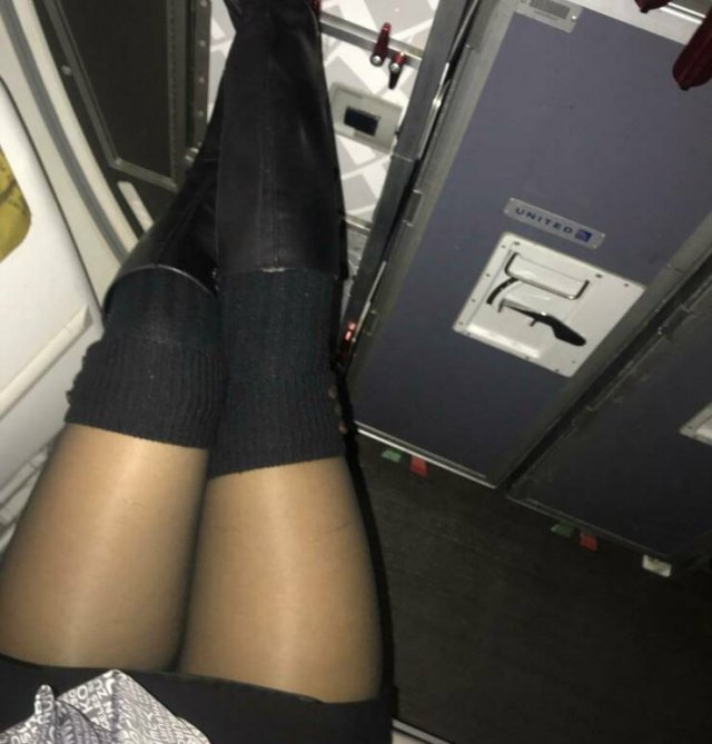 Hot Flight Attendants (29 pics)