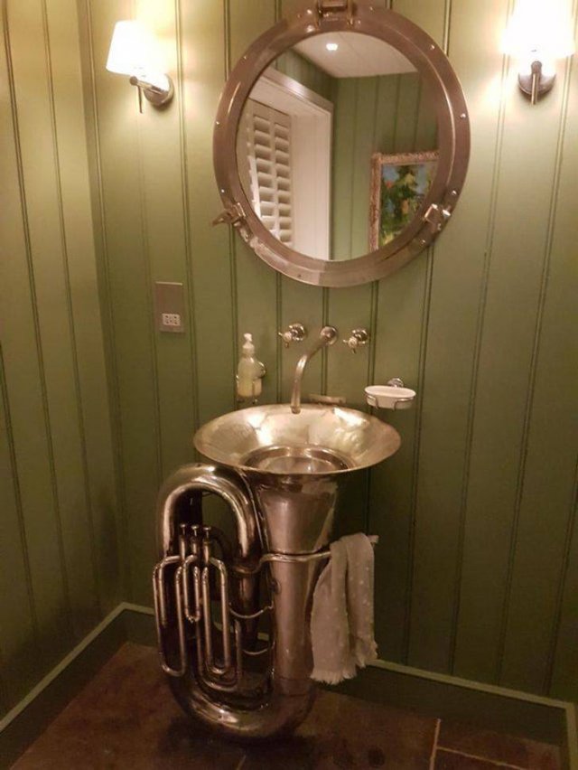 Unusual Finds In Bathrooms (15 pics)