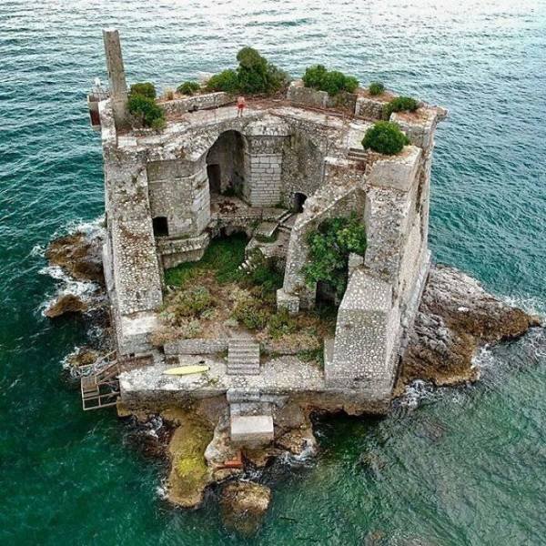 Abandoned Places (49 pics)