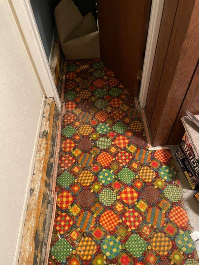 Surprises In Old Houses (19 pics)