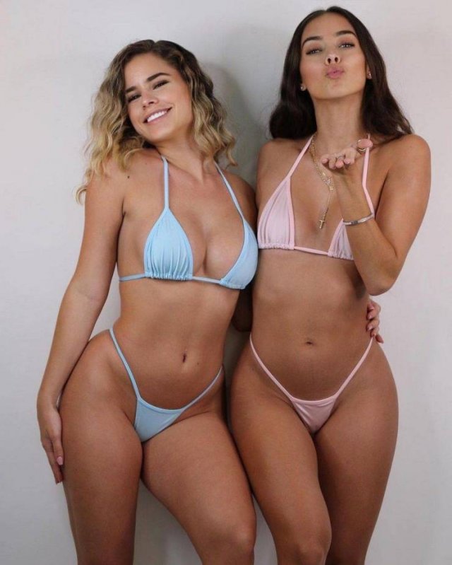 Bikini Girls (47 pics)