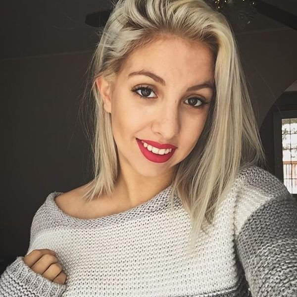 Girls With Red Lips (38 pics)