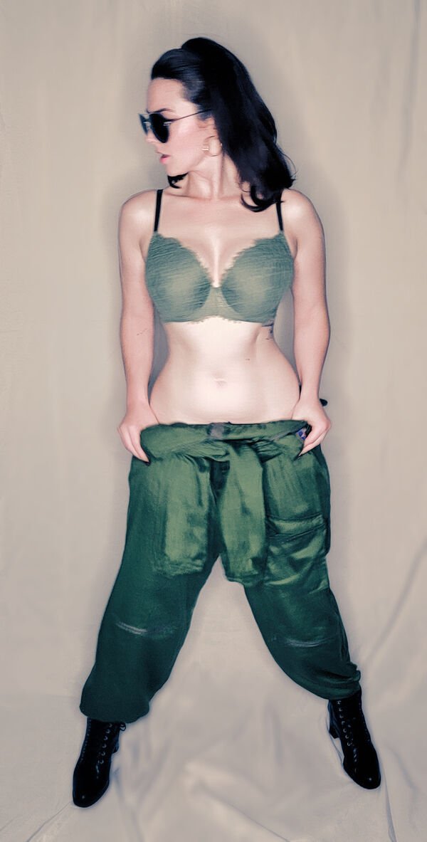 Hot Girls (68 pics)