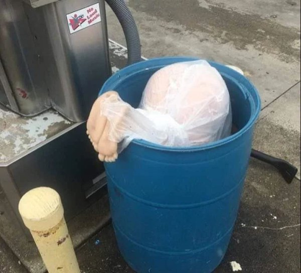 Weird Finds And Situations (30 pics)