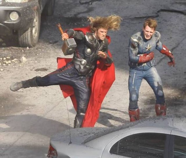 Behind-The-Scenes Photos From ''Marvel'' Movies (26 pics)