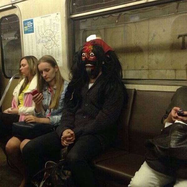 Weird People On The Subway (41 pics)