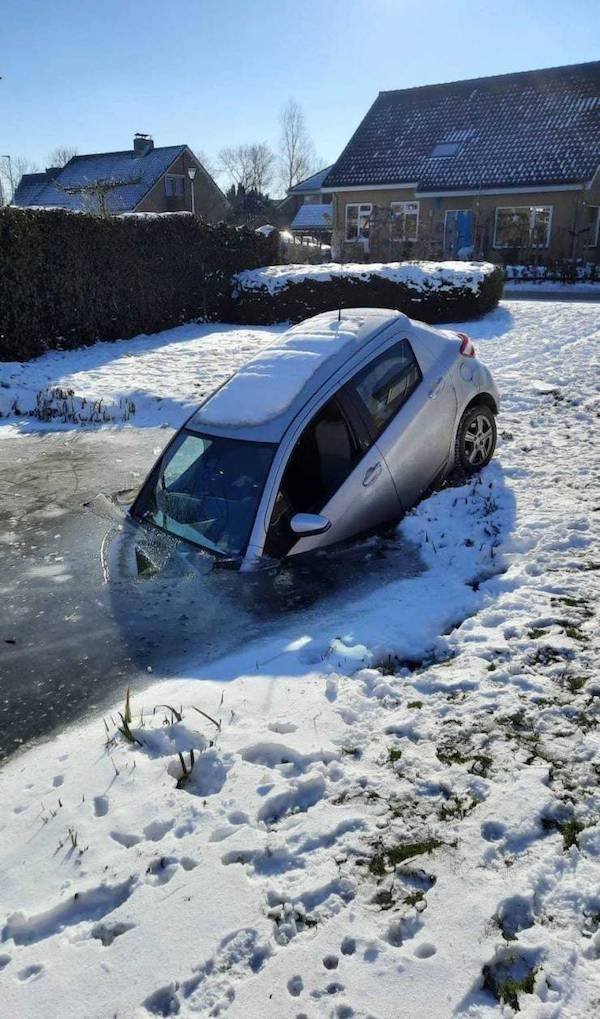 Epic Car Accidents (28 pics)