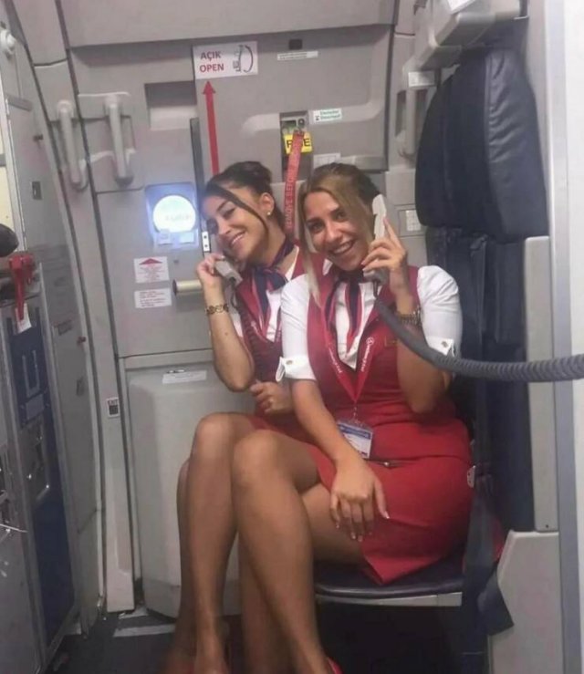 Hot Flight Attendants (33 pics)